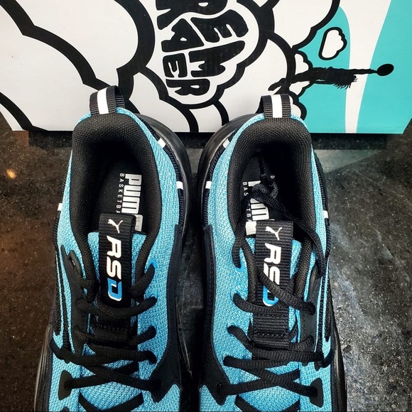 Athletic_Shoes